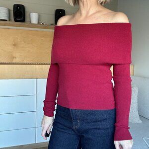 Aritzia Wilfred Nola off the shoulder sweater size small in berry colour